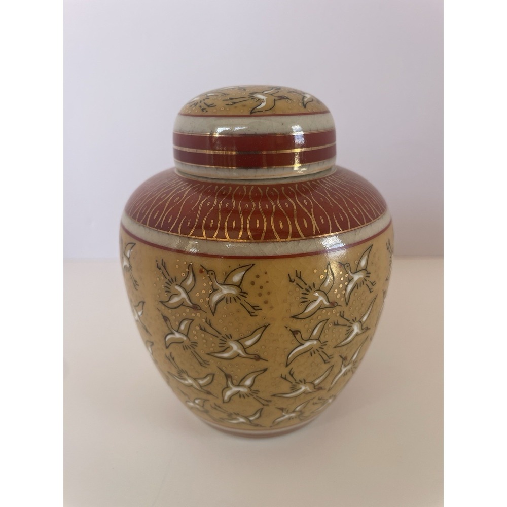 Vintage Japanese Ginger Jar Vase Crane Motif Gold Red Lidded Urn Made in Japan - Picture 3 of 16